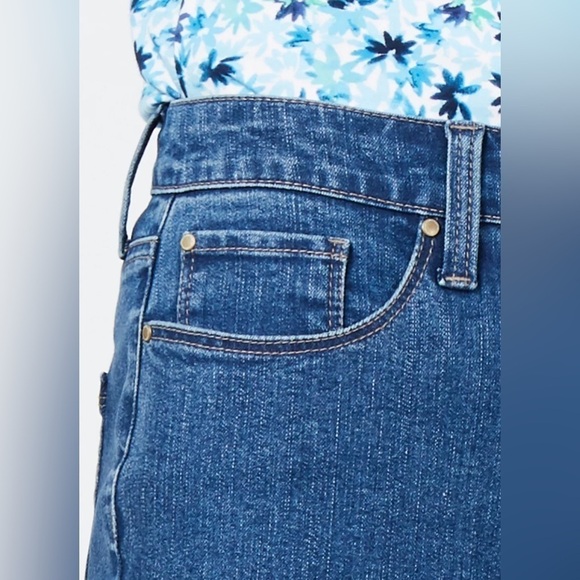 Charter Club Petites Bristol Capris 12 P - Picture 4 of 12